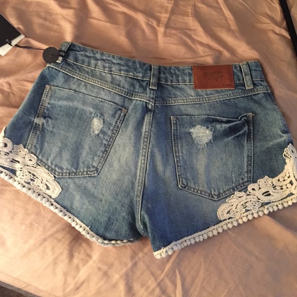Zara TRF Denim Crochet Shorts NWT - Picture 4 of 4